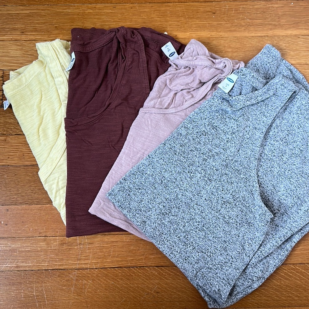 4 pack of Old Navy luxe tanks